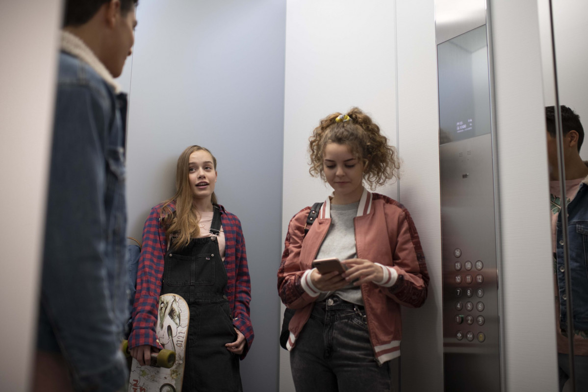 pasajeros-ascensor-solo